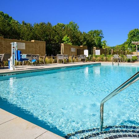 Courtyard By Marriott Raleigh Cary Crossroads 호텔 외부 사진