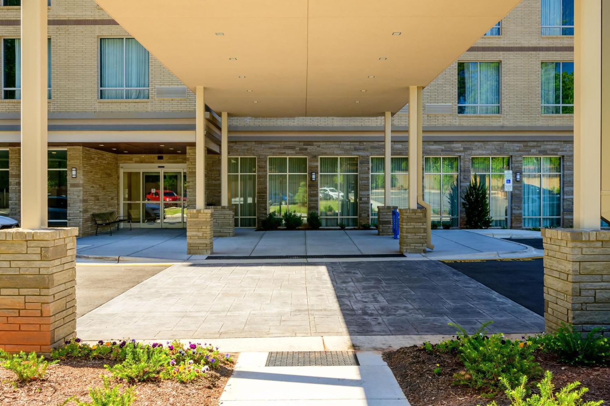 Courtyard By Marriott Raleigh Cary Crossroads 호텔 외부 사진