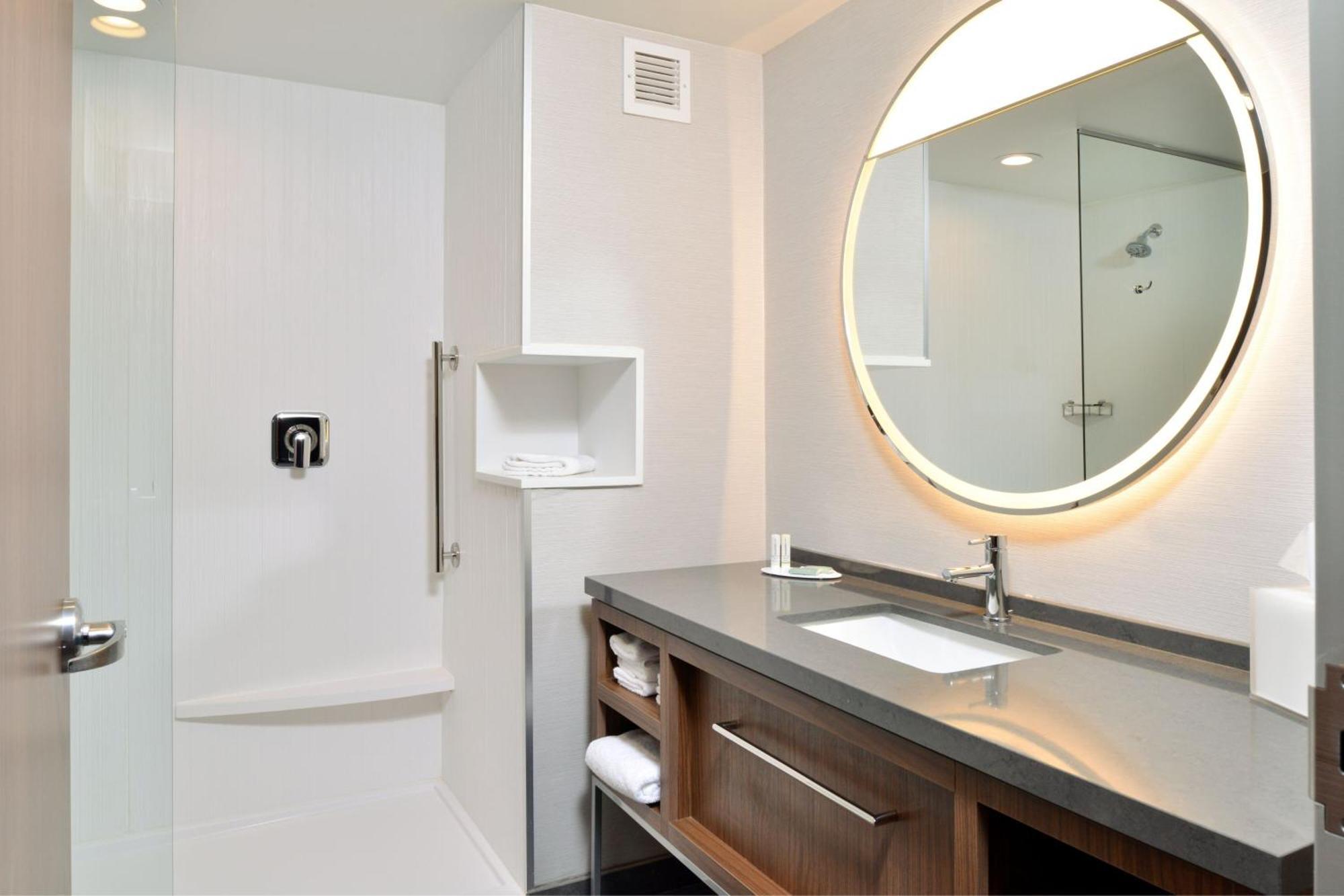 Courtyard By Marriott Raleigh Cary Crossroads 호텔 외부 사진