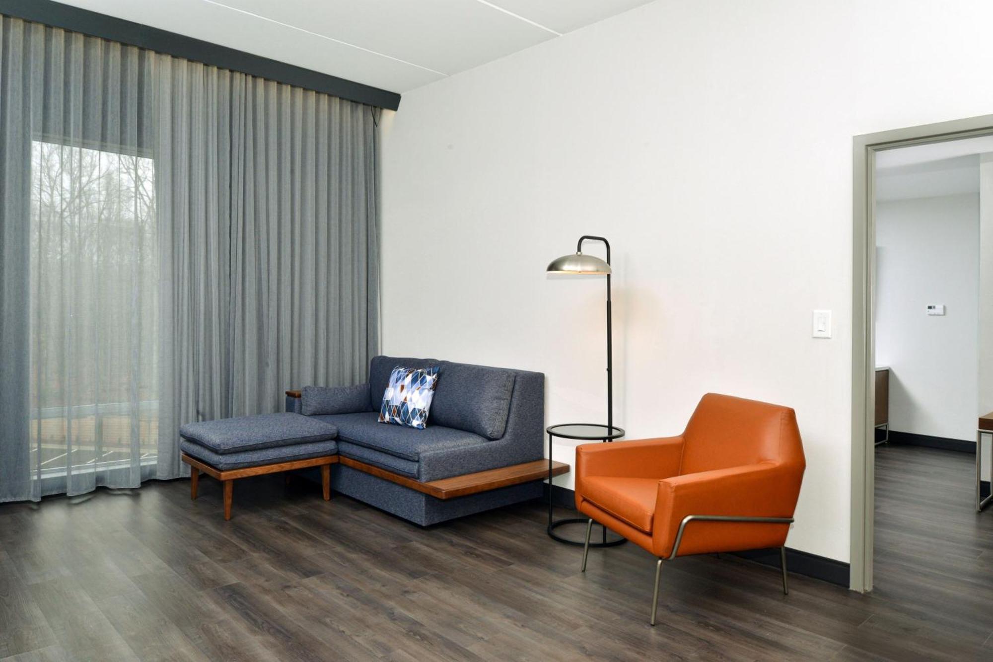 Courtyard By Marriott Raleigh Cary Crossroads 호텔 외부 사진