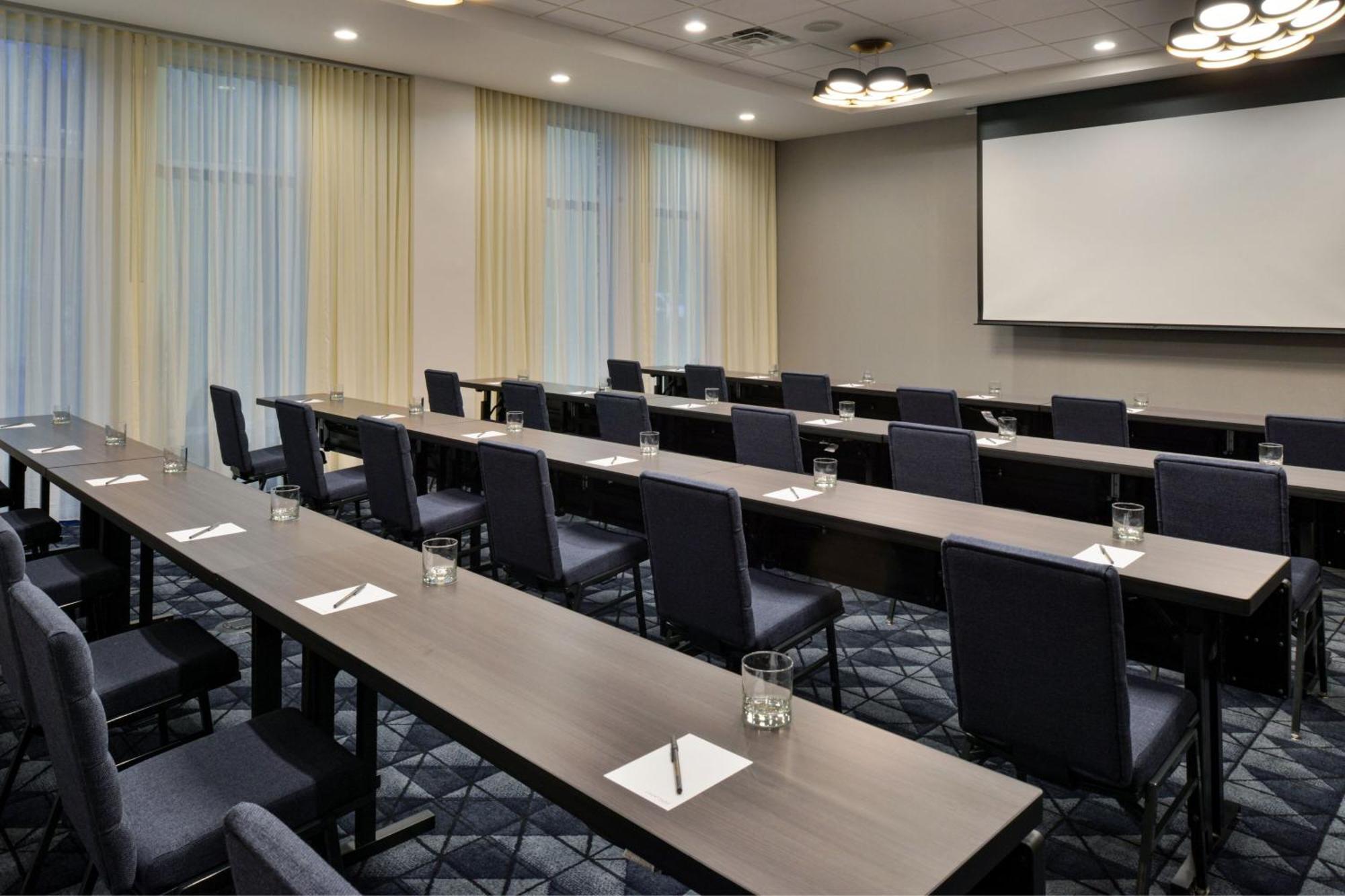 Courtyard By Marriott Raleigh Cary Crossroads 호텔 외부 사진