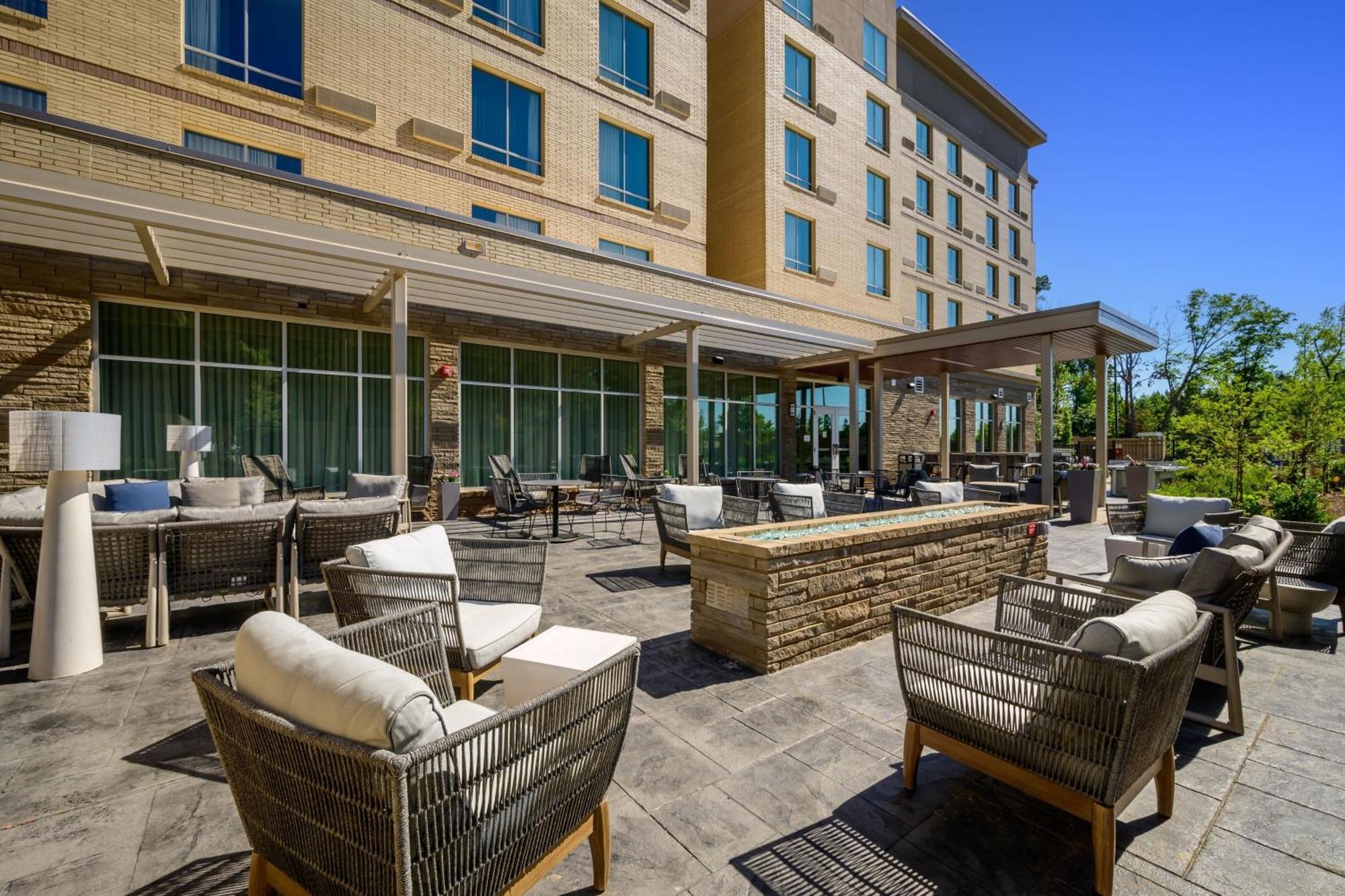 Courtyard By Marriott Raleigh Cary Crossroads 호텔 외부 사진