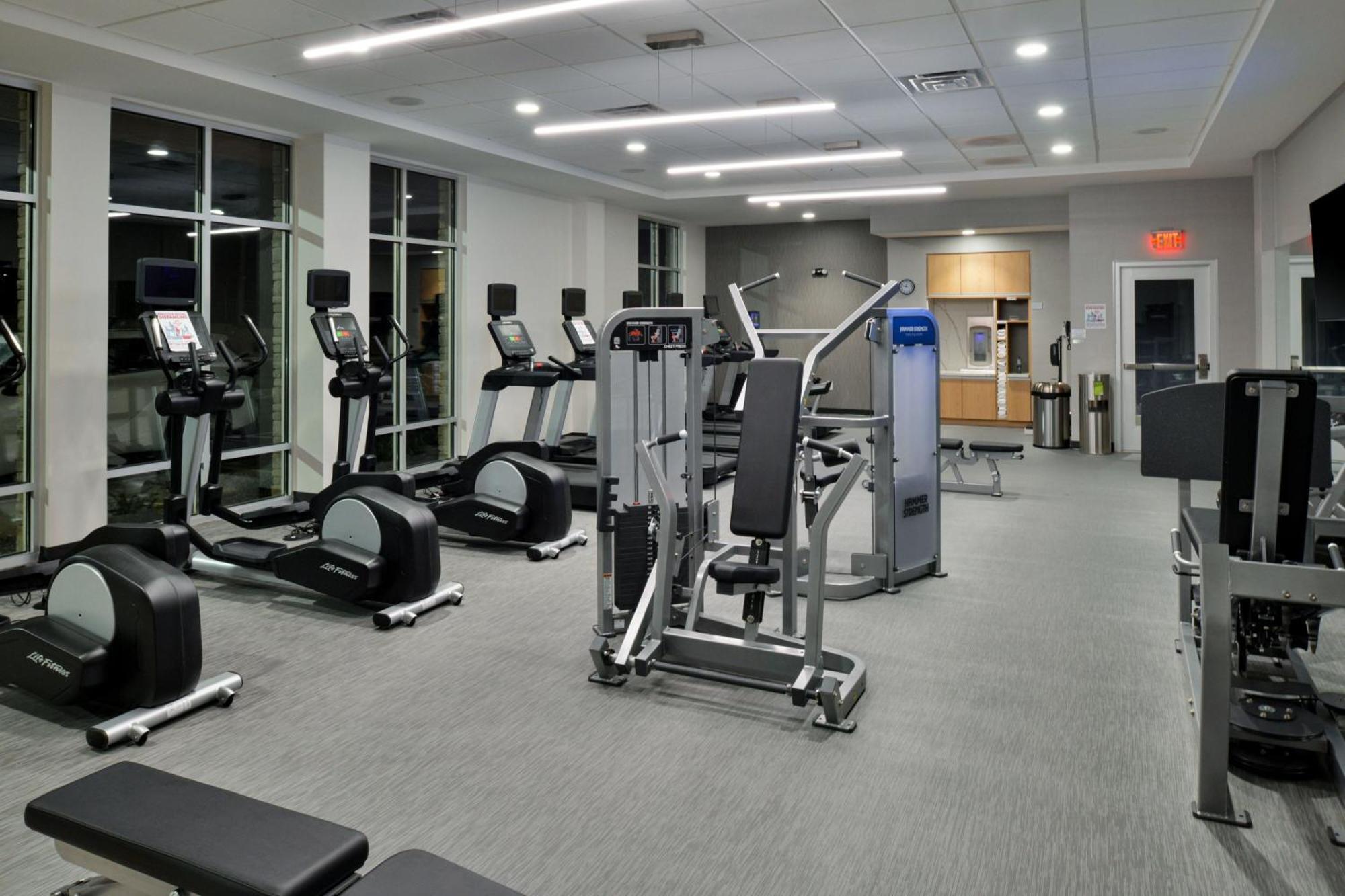 Courtyard By Marriott Raleigh Cary Crossroads 호텔 외부 사진