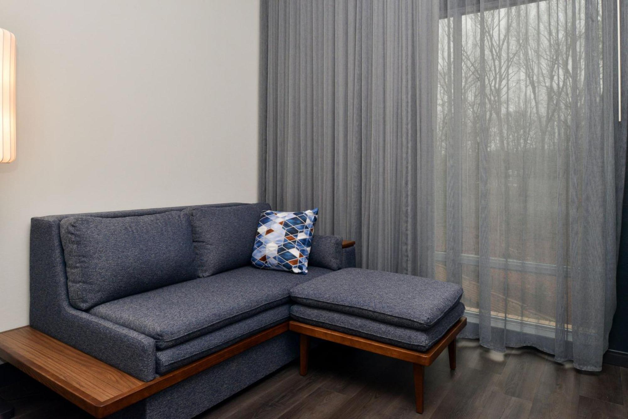 Courtyard By Marriott Raleigh Cary Crossroads 호텔 외부 사진